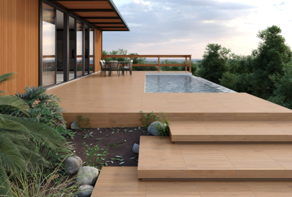 GARDA DECK CAMEL EXT 29,8X59,8CM • TURIM OFF WHITE AC 90X90CM